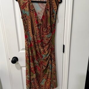 Sleeveless Paisley V-Neck Wrap Dress in Red and Green
